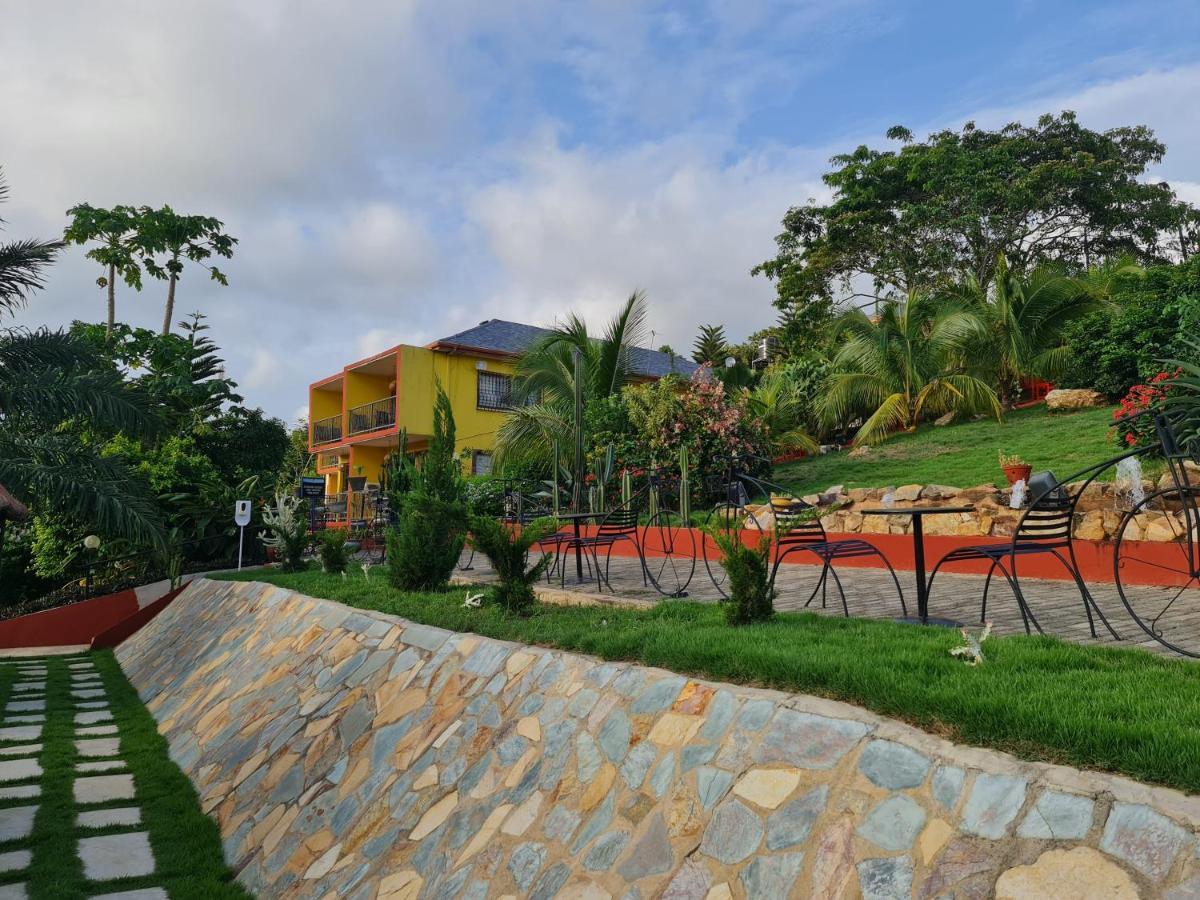 Cactus Creek Hotel Aburi Exterior foto